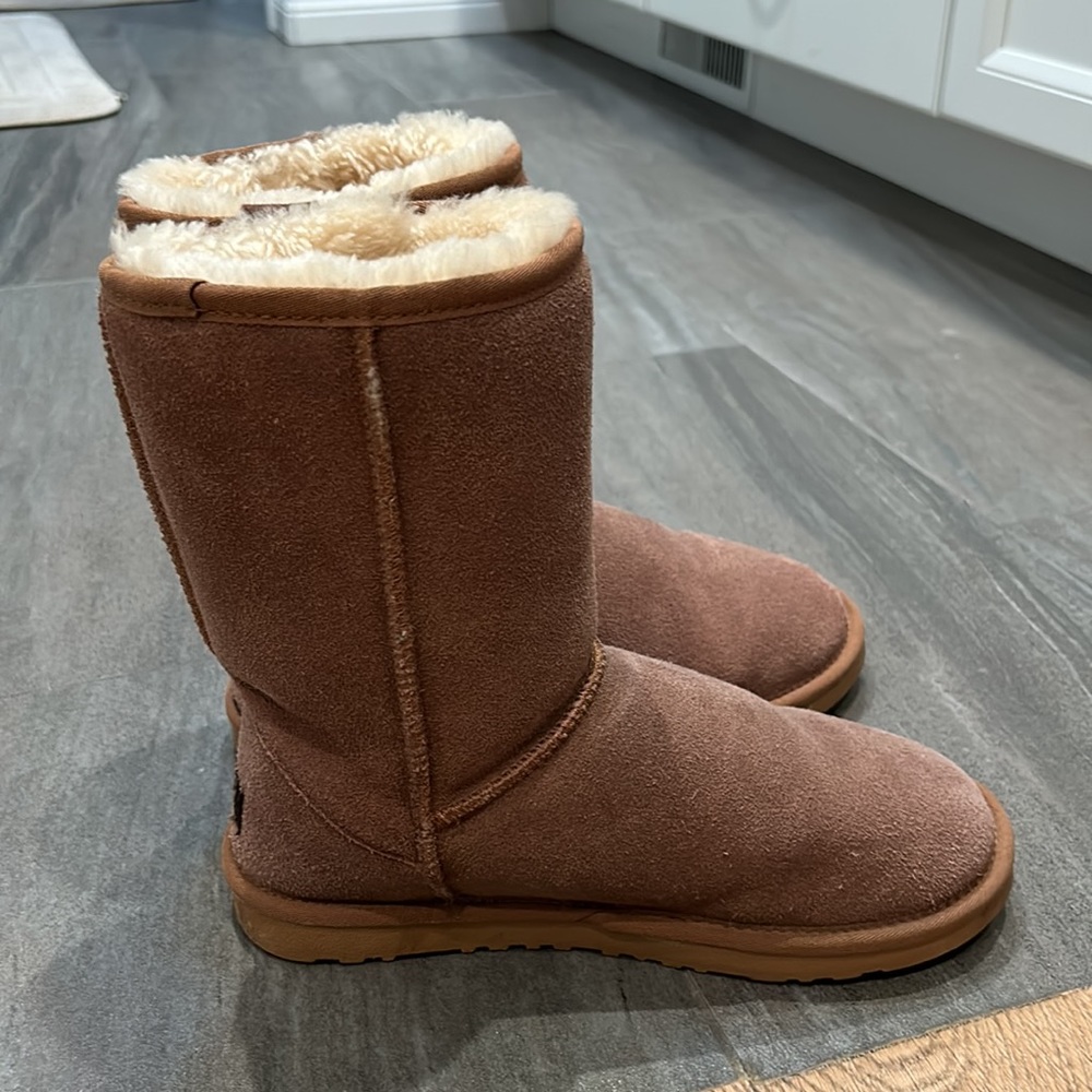 Lightly worn uggs - Picture 3 of 5